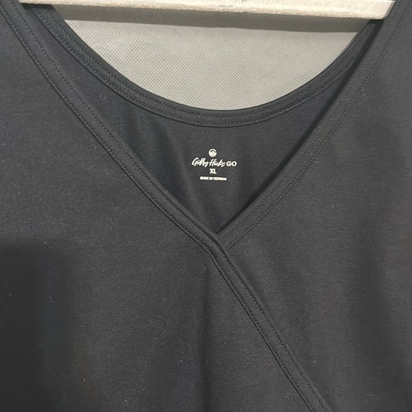 Gilly Hicks Cropped Work Out Top - Picture 3 of 5